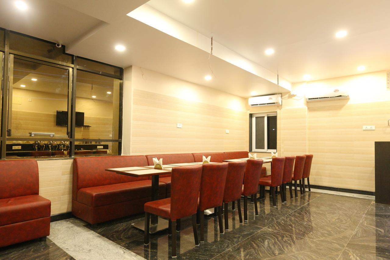 Oyo 15115 Hotel Ramcharan Residency Tirupati Exterior foto